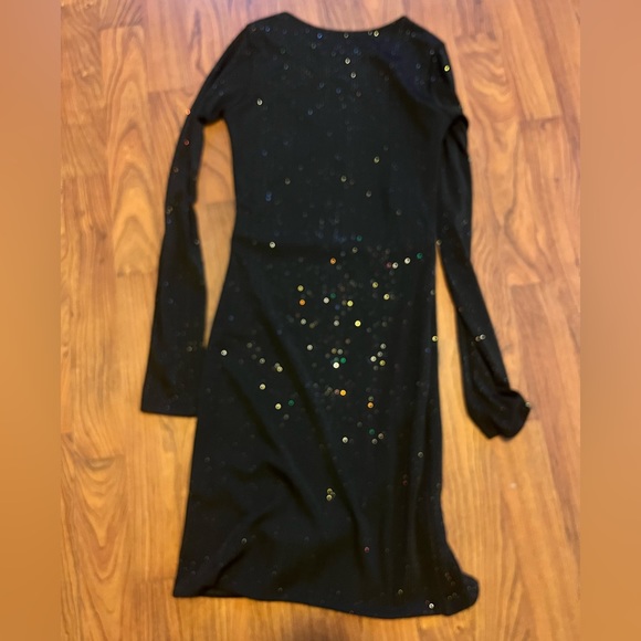 Pretty Little Thing LBD - Picture 2 of 5